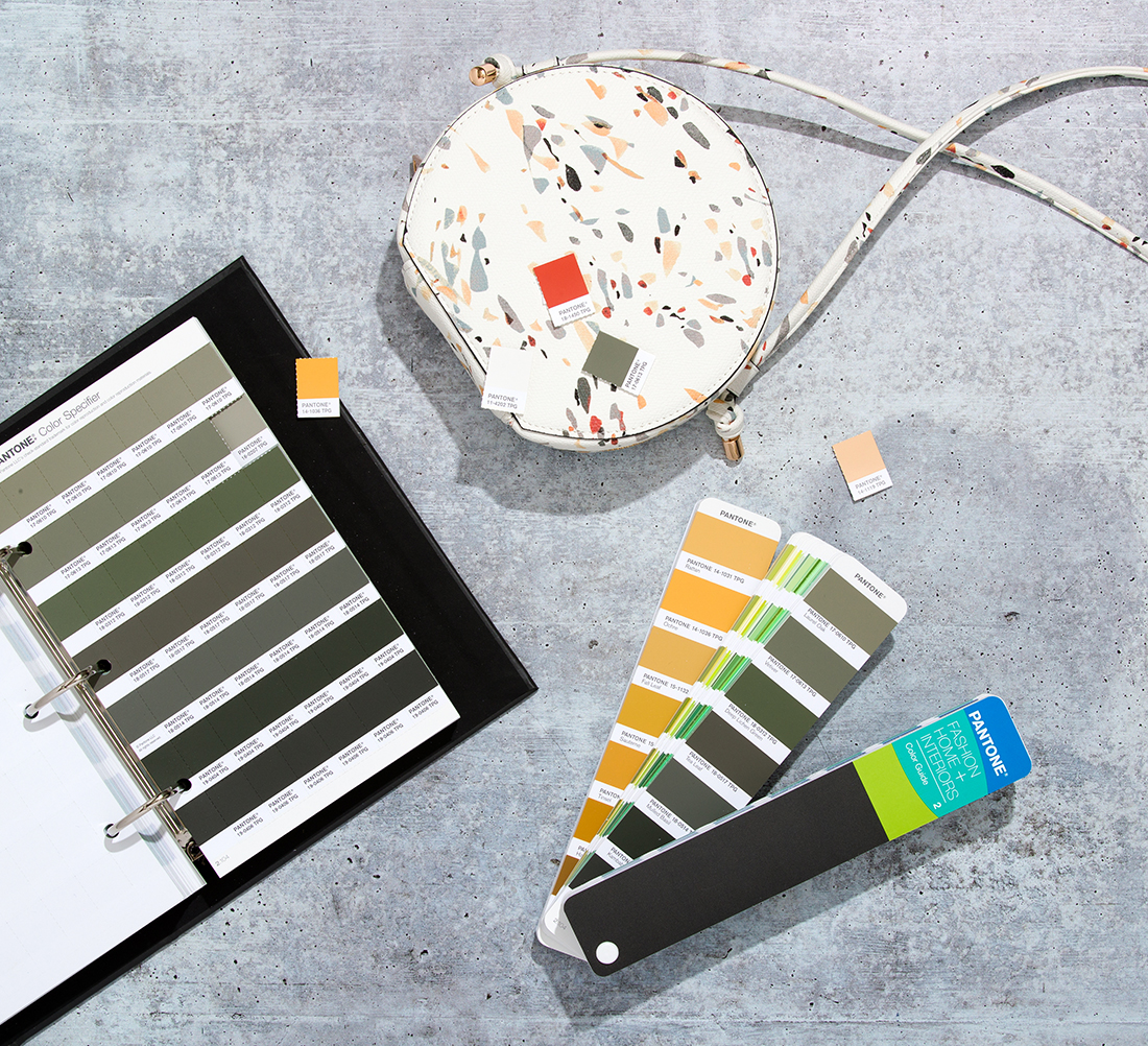 Pantone Color Specifier & Color Guide Set New Fashion & Home Colour Range